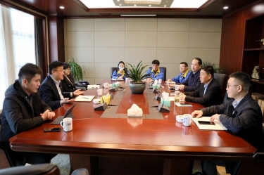 平湖市委常委、、、副市长戴振一行莅临至尊国际纸业调研指导